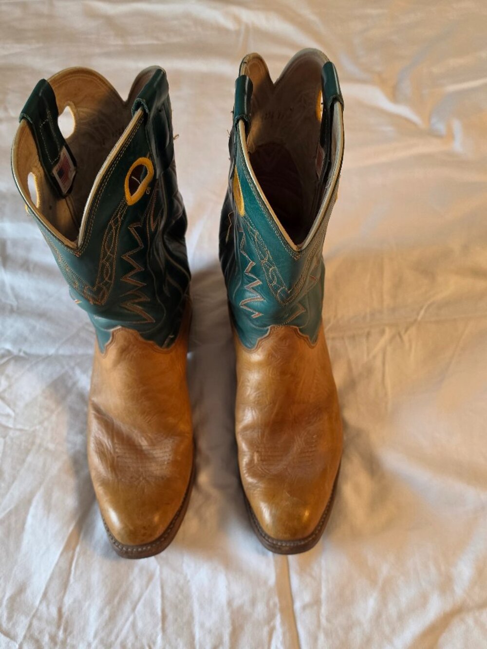 Men's Olatha Cowboy Boots - 11 1/2D - Bull hide Vamp and Rawhide Heel